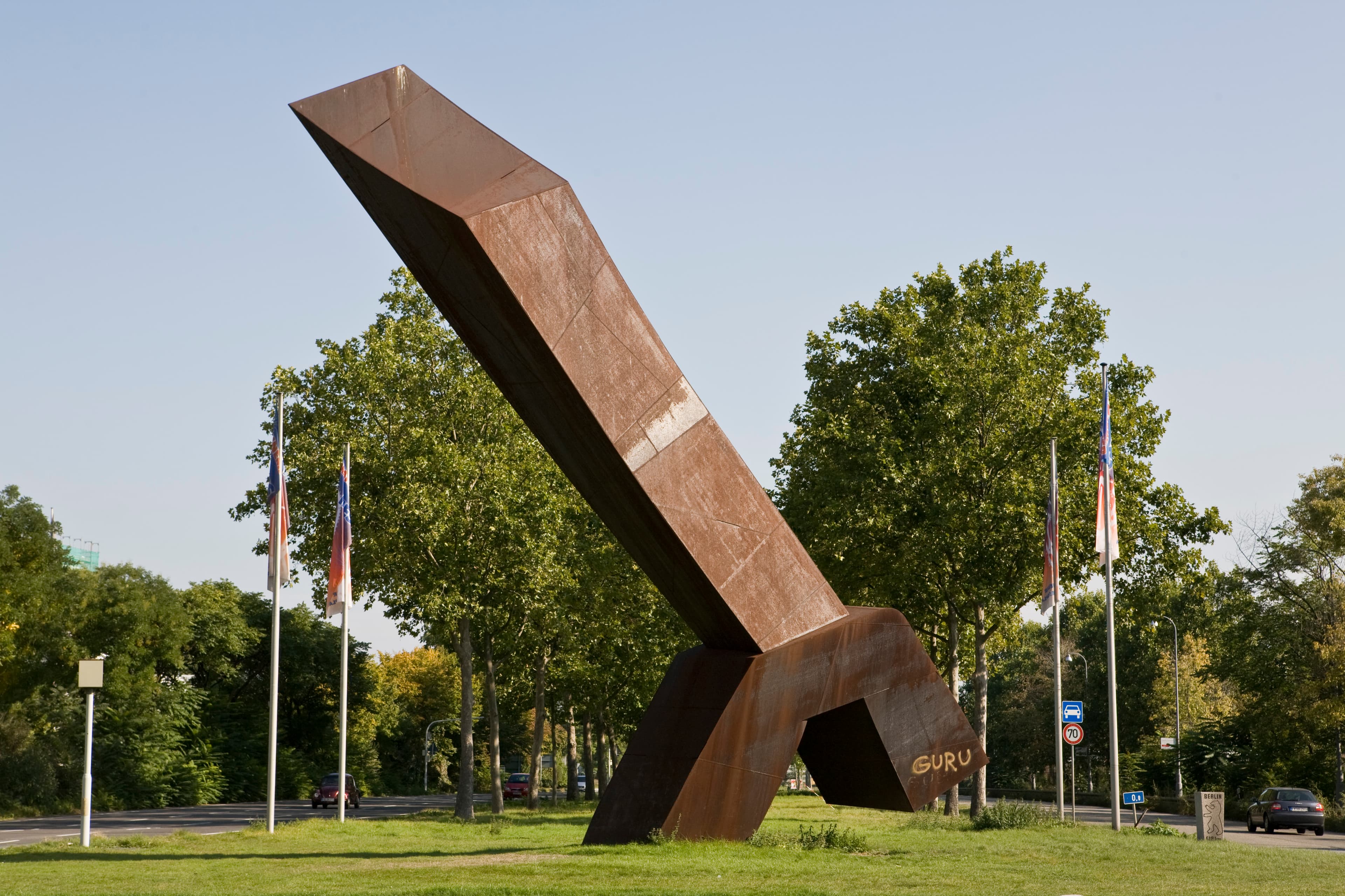 Der tanzende Riese, sculpted by Franz Bernhard, Mannheim, Baden-Württemberg, Germany