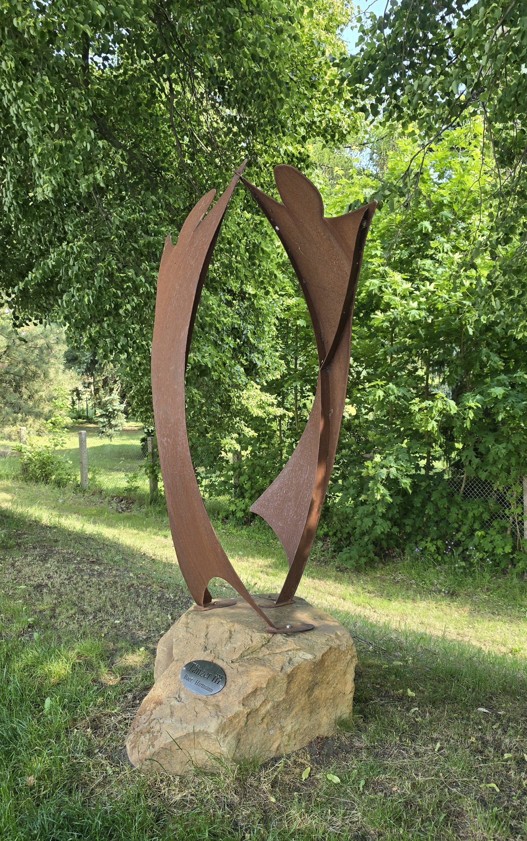 Tänzer III, sculpted by Hans-Dieter Baer and Franz Hartmann, Senftenberg - Zły Komorow, Brandenburg, Germany