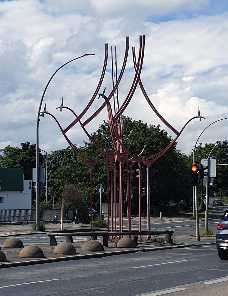 Figurentanz, sculpted by Schang Hutter, Berlin, Germany