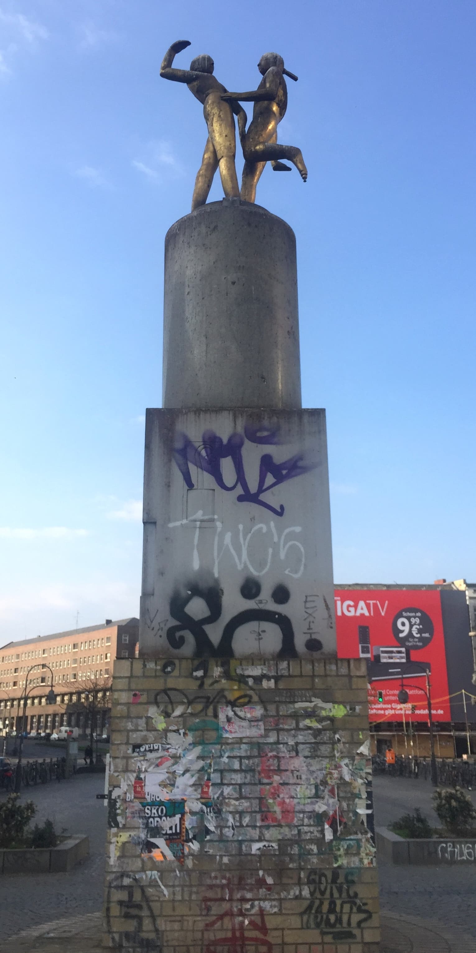 Dancing Couple by Joachim Schmettau, Neukölln