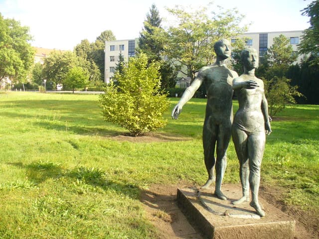 Dancing couple, sculpted by Ingeborg Hunzinger, Treptow-Köpenick, Germany