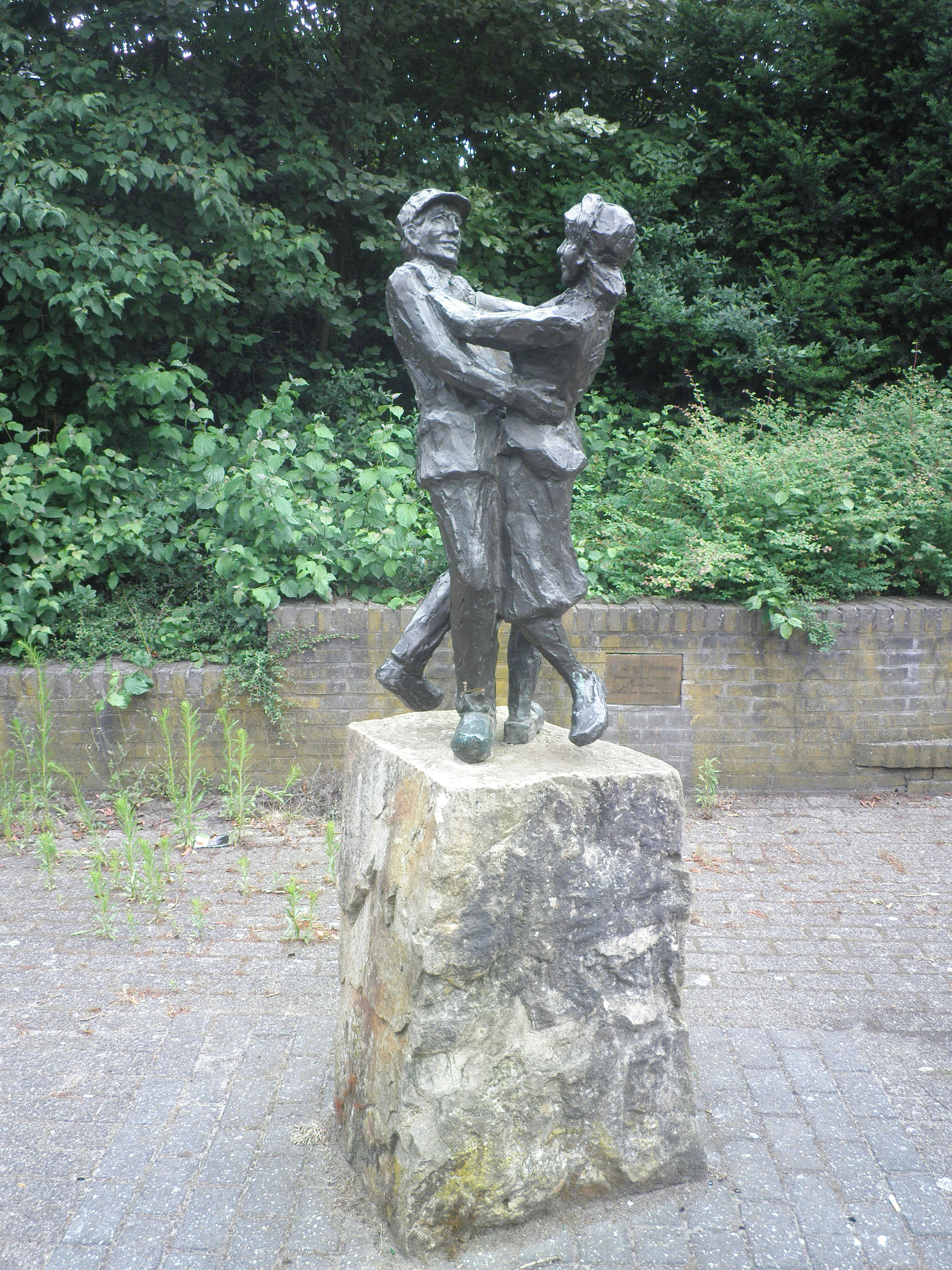 Klompendansers, Colmschate