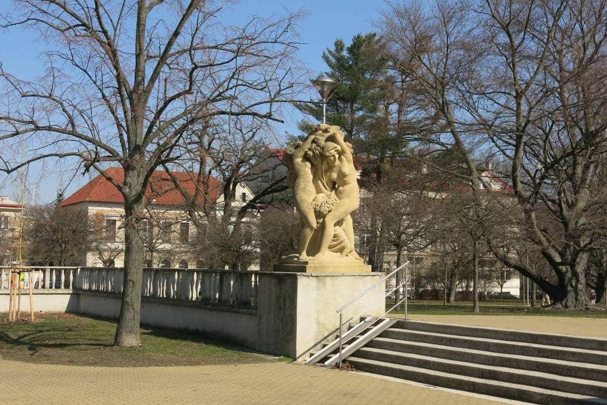 group of dancing women (northern) by Vojtěch Sapík, Mladá Boleslav II