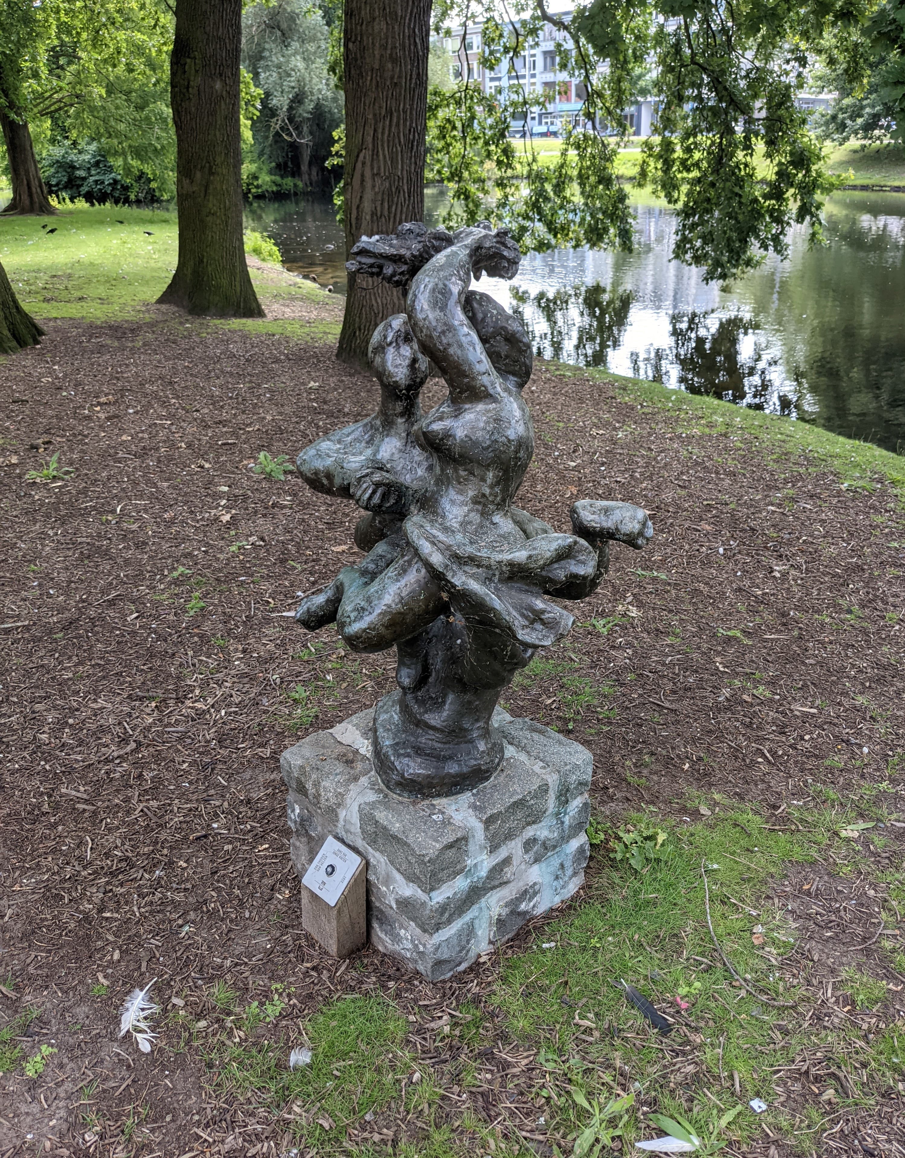 Dans van jonge voeten, sculpted by Eka Thoden, Arnhem, Gelderland, Netherlands