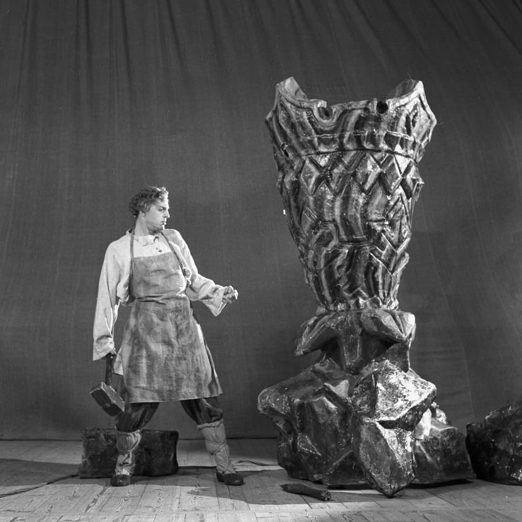 The Tale of the Stone Flower (1954)
