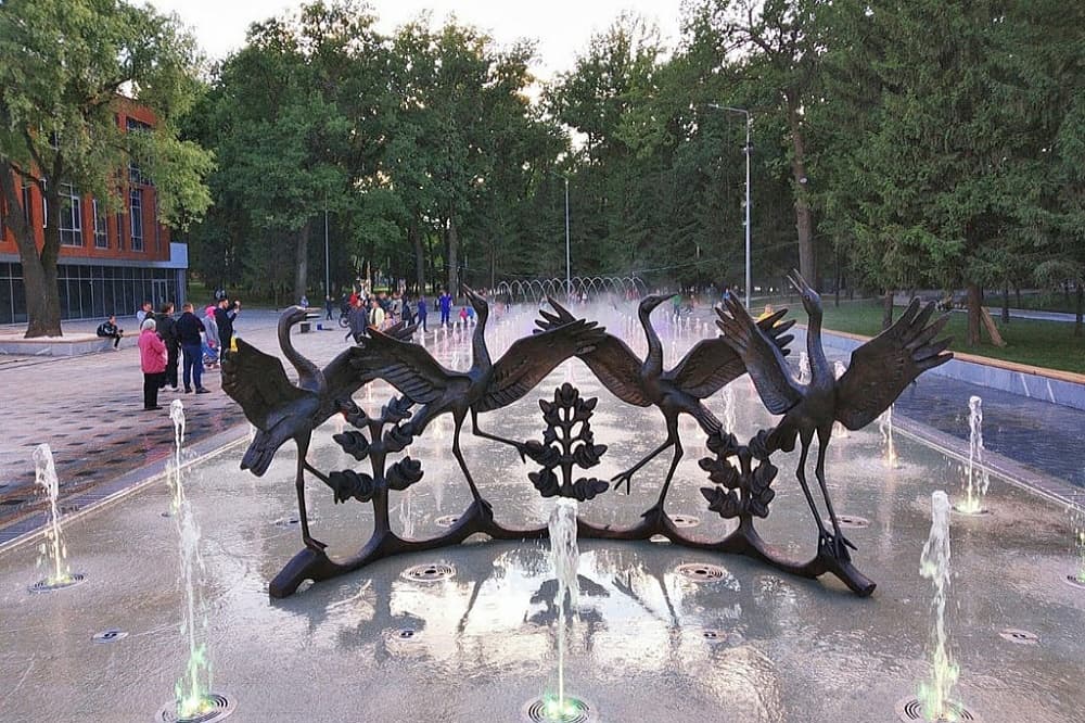 Dancing Cranes, Ufa