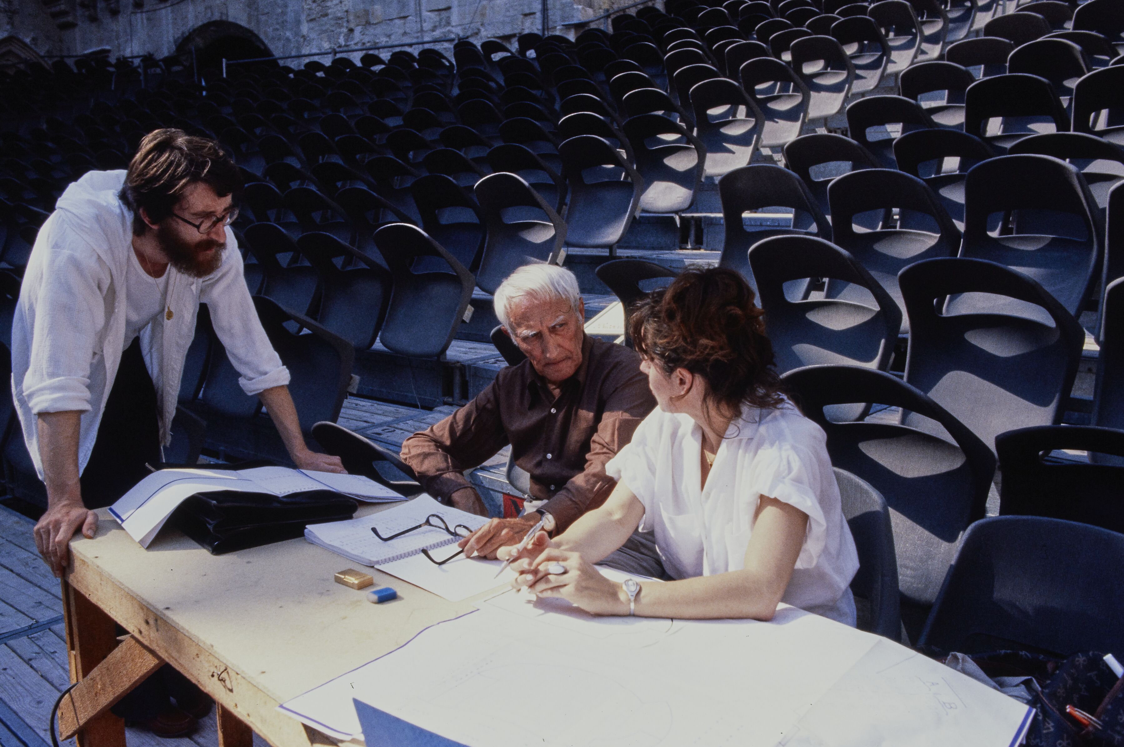 Alwin Nikolais in conversation with Pierre Saveron and Melly Puaux at the 1978 Festival d’Avignon.