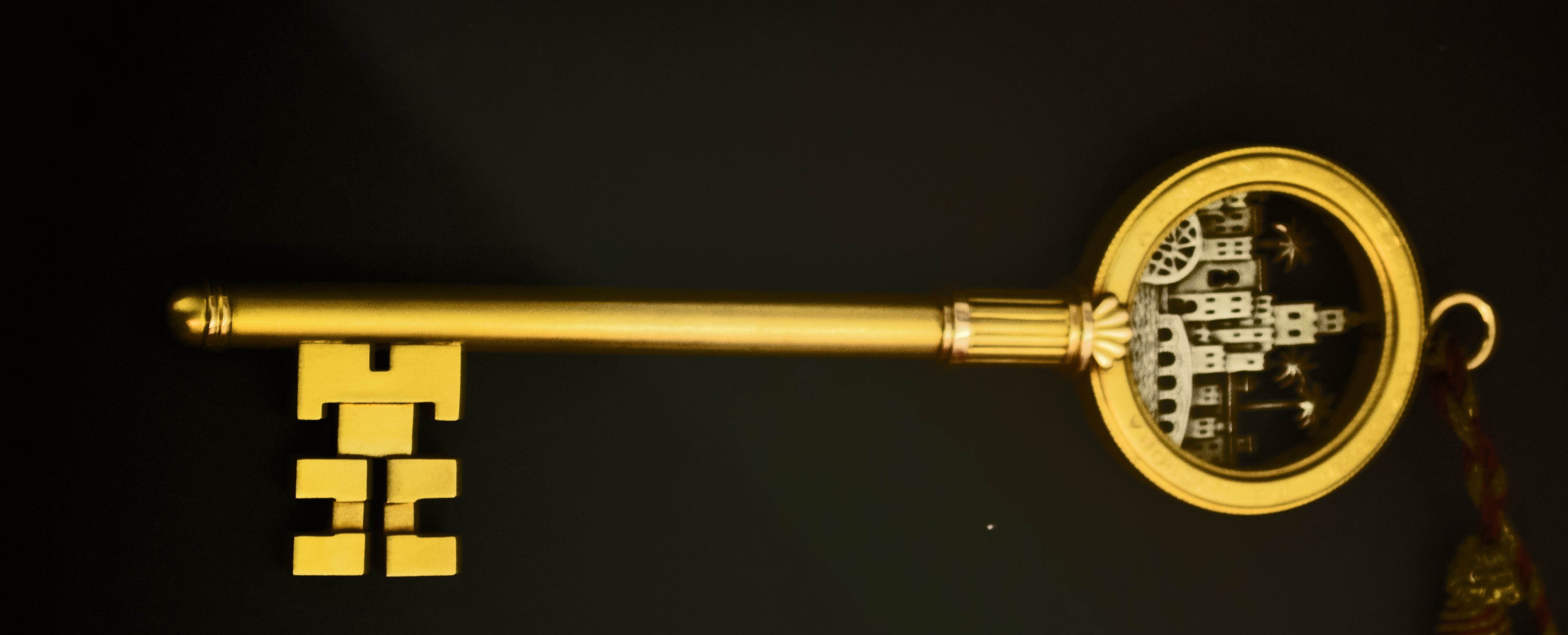 The Llave de Oro del Cante awarded to Antonio Mairena in 1962