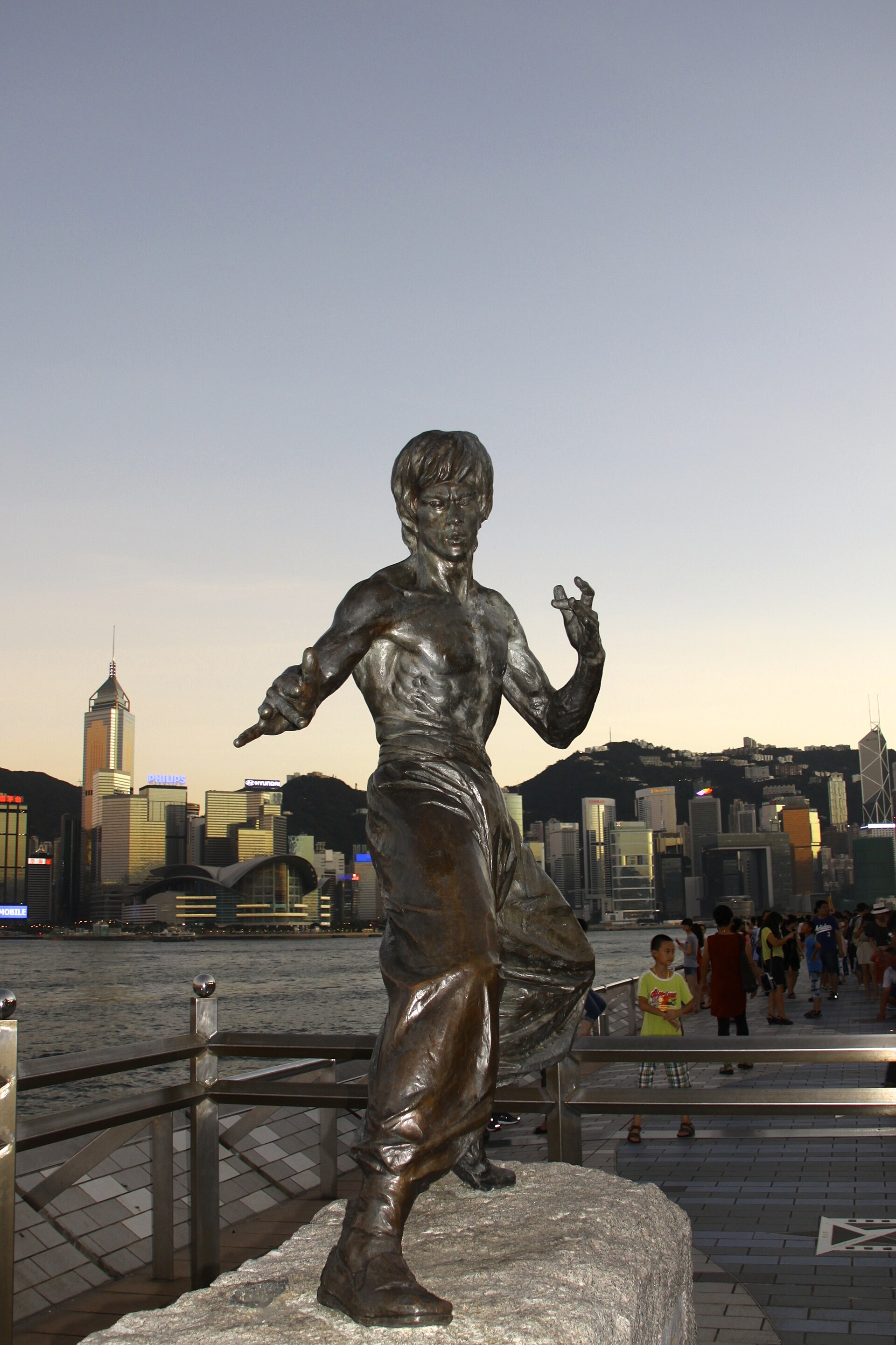 Full-length view of the Bruce Lee statue at Tsim Sha Tsui, Hong Kong