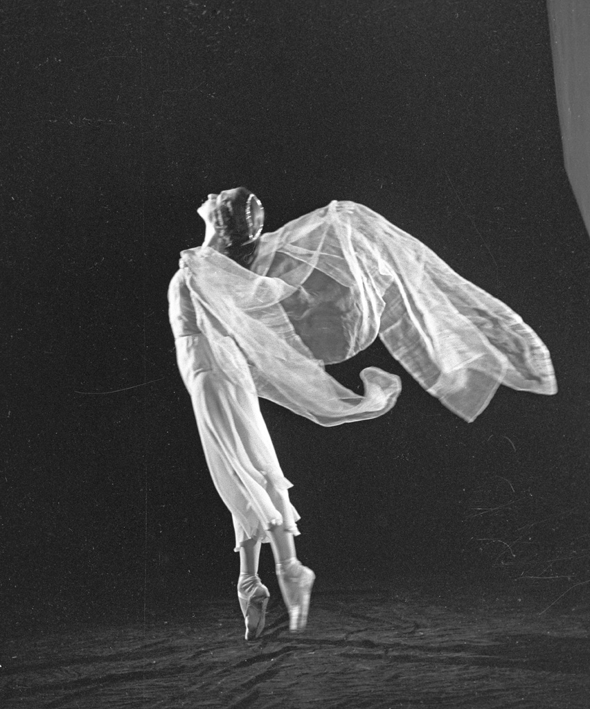 Ekaterina Maximova as Maria in The Fountain of Bakhchisaray at the Bolshoi Theatre in 1963