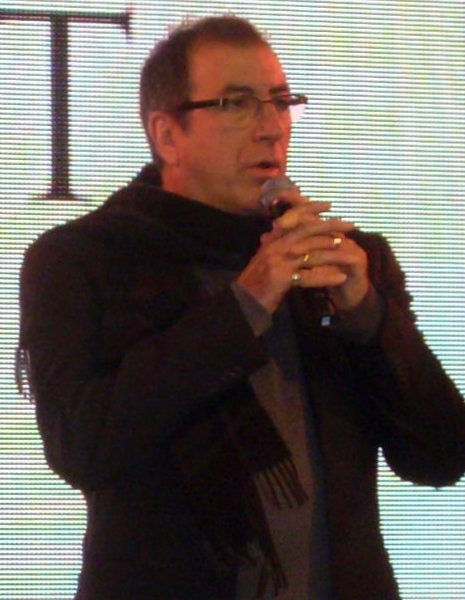 Kenny Ortega speaking with fans at an event in London in 2010