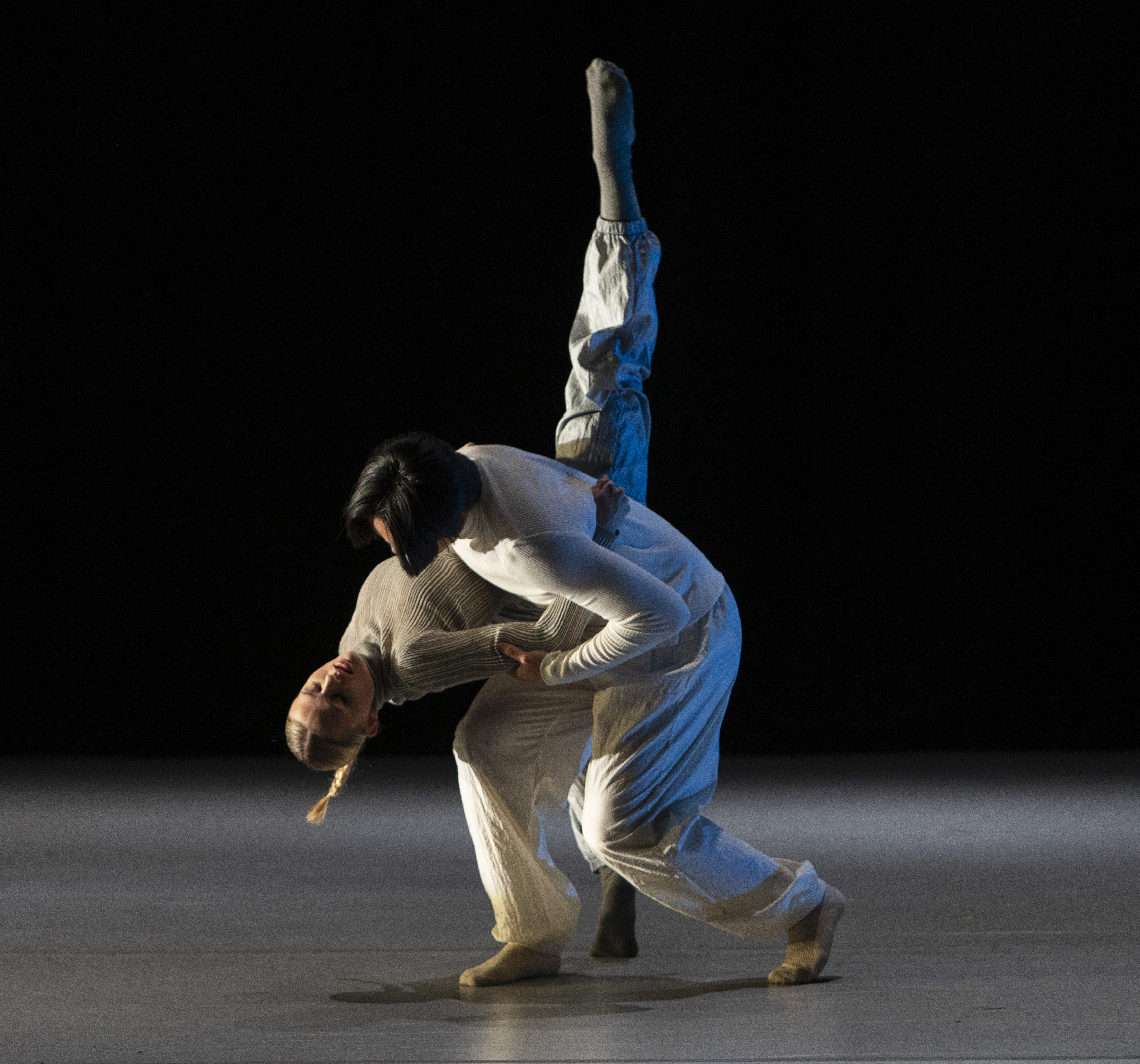 USC Kaufman dancers performing Kyle Abraham's 5 Minute Dance (You Drivin') onstage