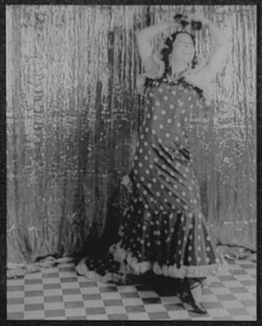 La Argentinita in a 1940 portrait by Carl Van Vechten