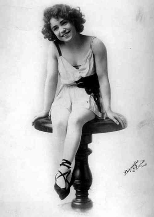 Studio portrait of aerialist Lillian Leitzel, circa 1920