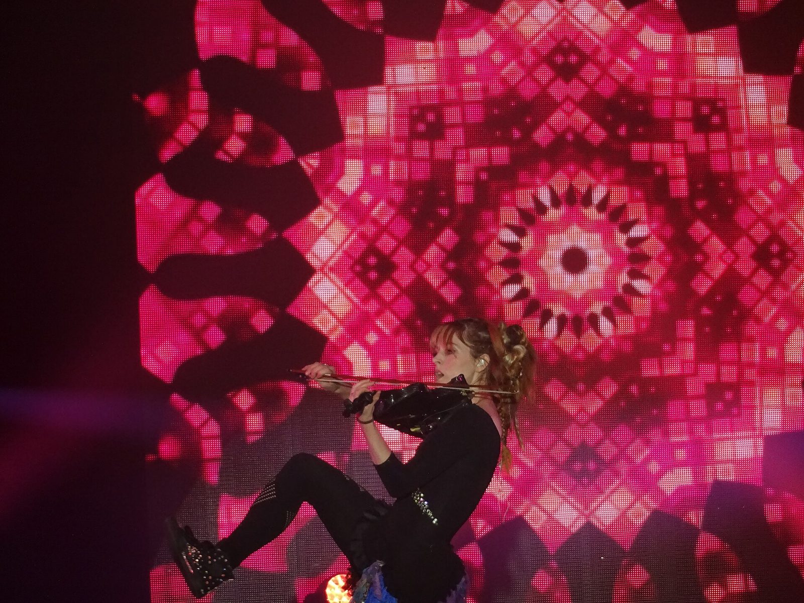 Lindsey Stirling performing on violin, Cenon near Bordeaux France 2014 066