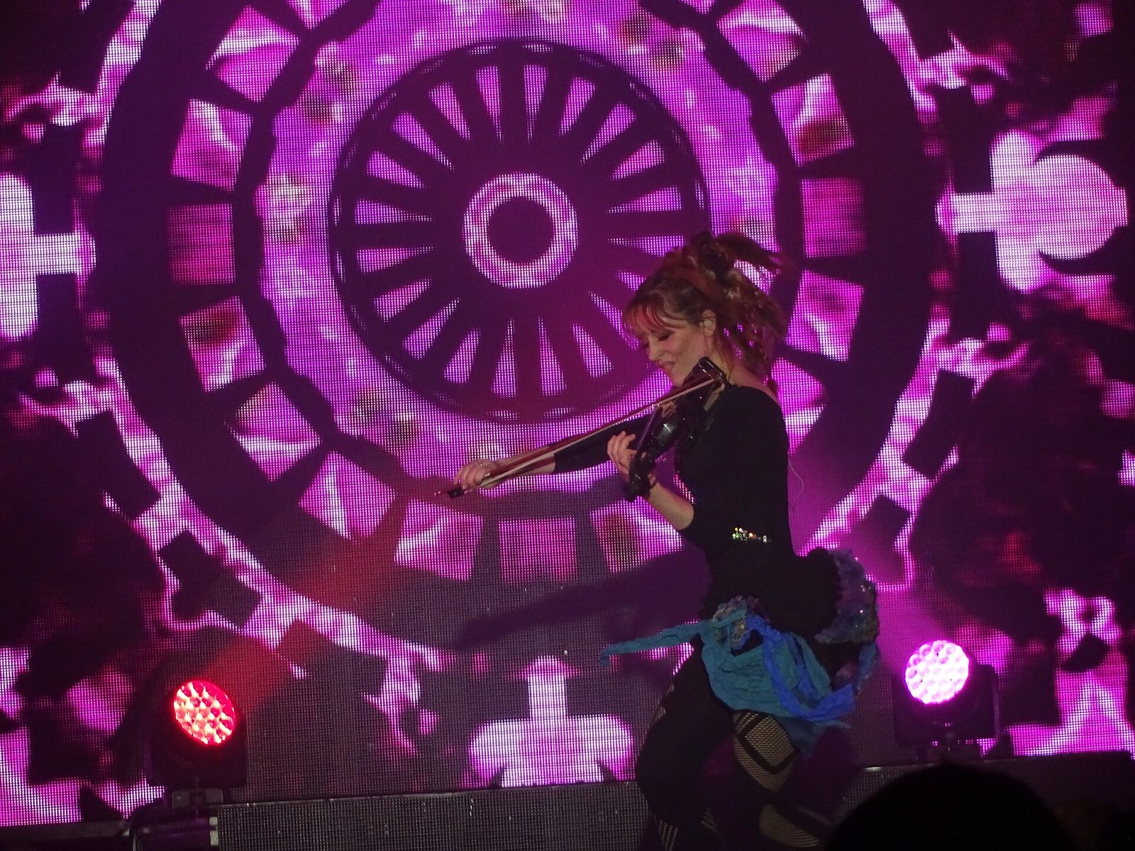 Lindsey Stirling performing on violin, Cenon near Bordeaux France 2014 068