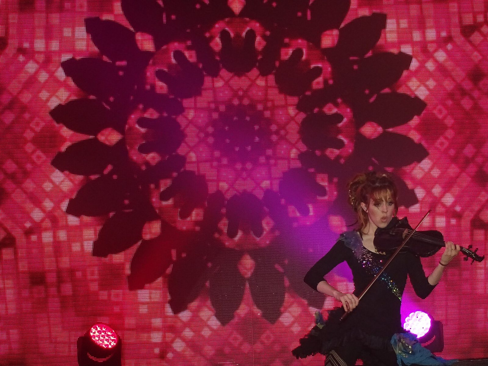 Lindsey Stirling performing on violin, Cenon near Bordeaux France 2014 071