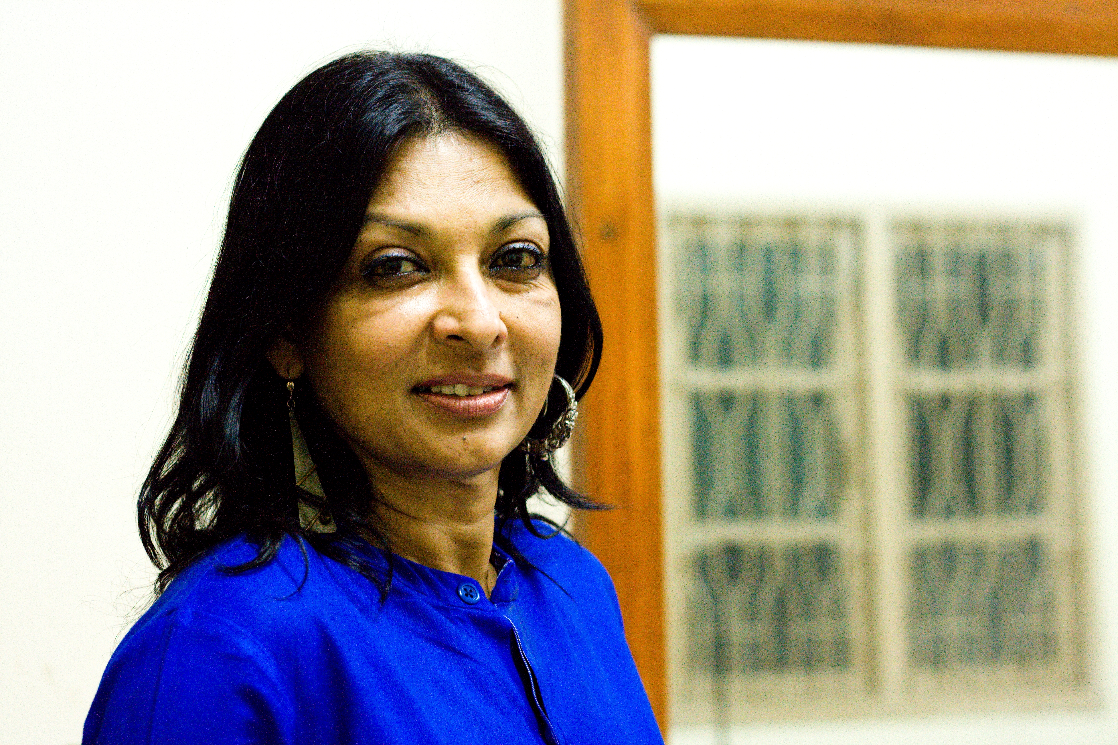 Mallika Sarabhai in a blue sari before an inaugural performance at Saarang 2011