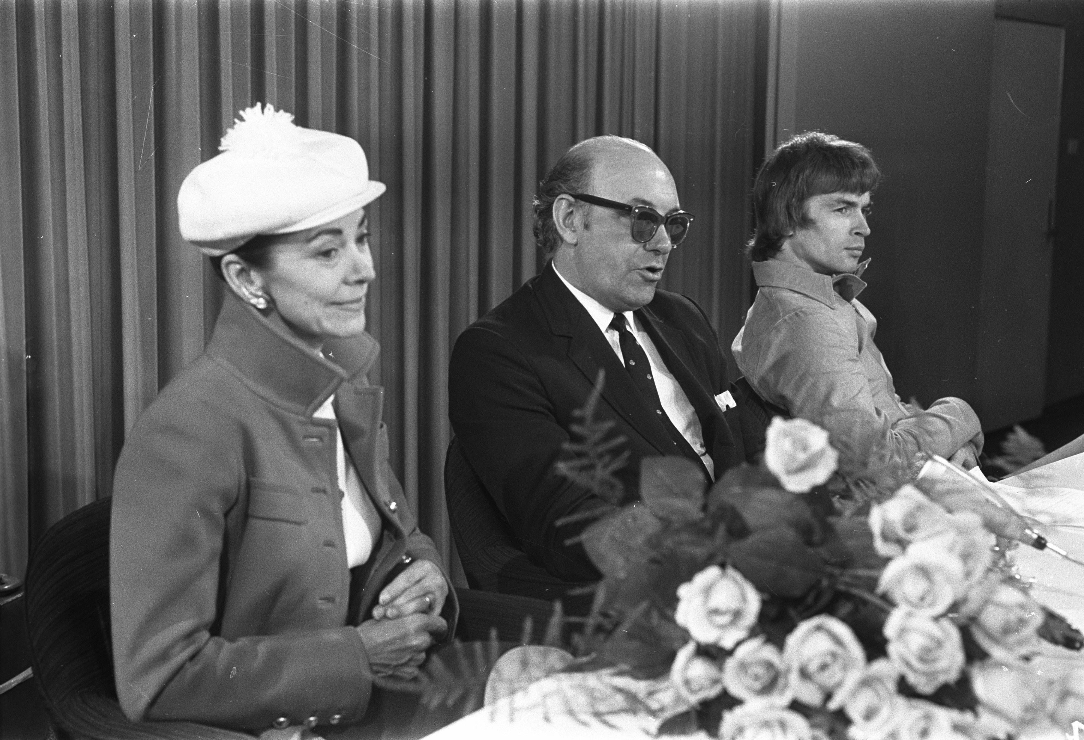 Margot Fonteyn and Rudolf Nureyev at a Schiphol Airport press conference in 1968