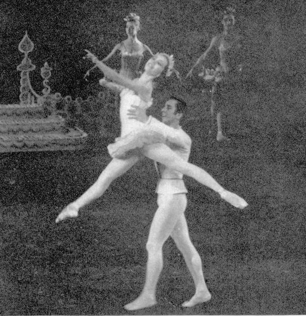 Maria Tallchief as the Sugarplum Fairy lifted by Nicholas Magallanes in The Nutcracker in 1954