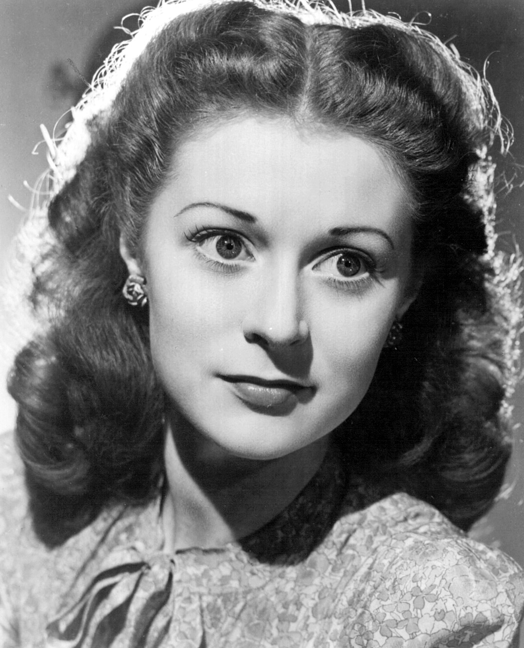 Black-and-white 1954 publicity portrait of ballerina Moira Shearer
