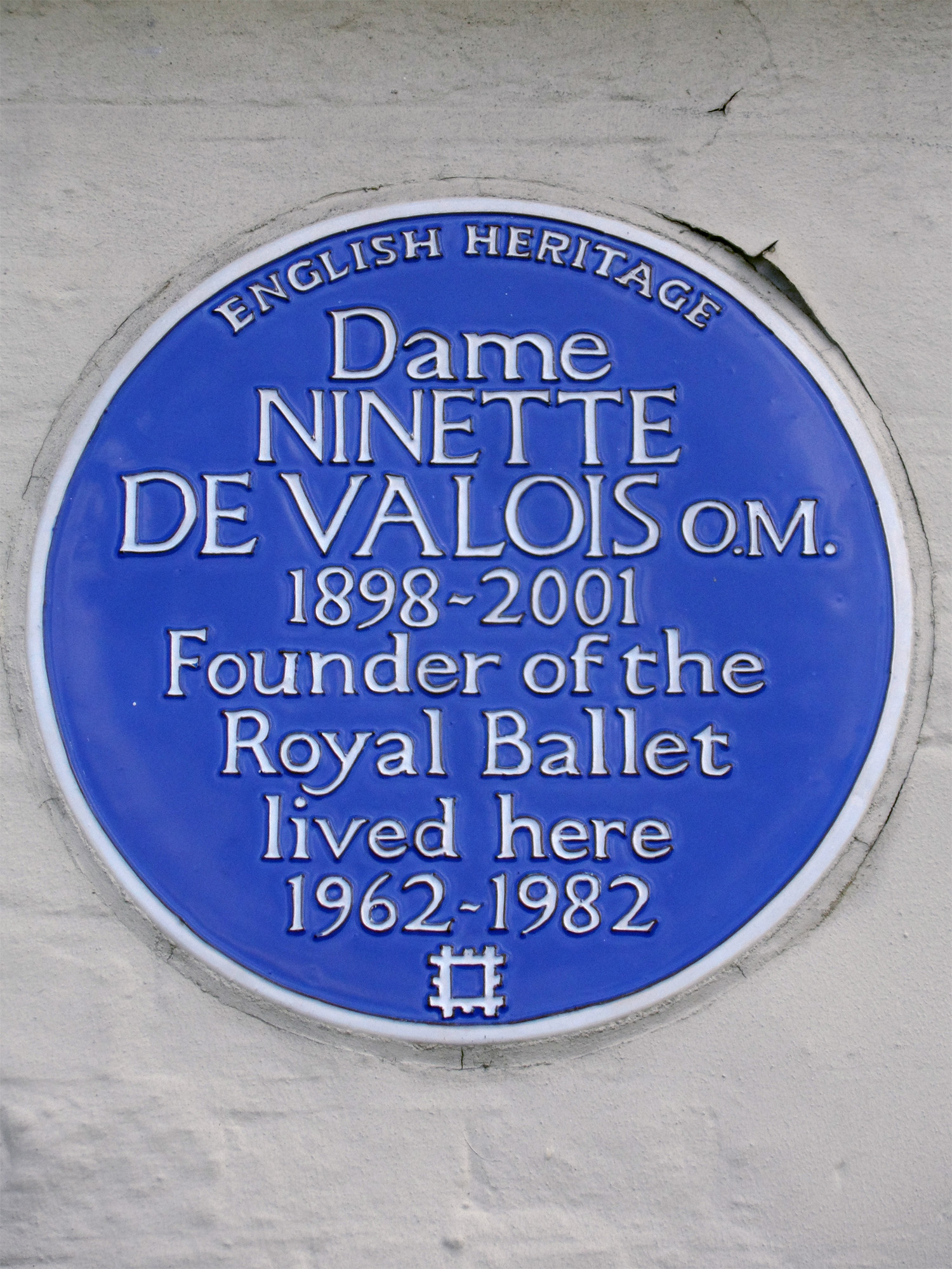 English Heritage blue plaque for Ninette de Valois at 14 The Terrace in Barnes