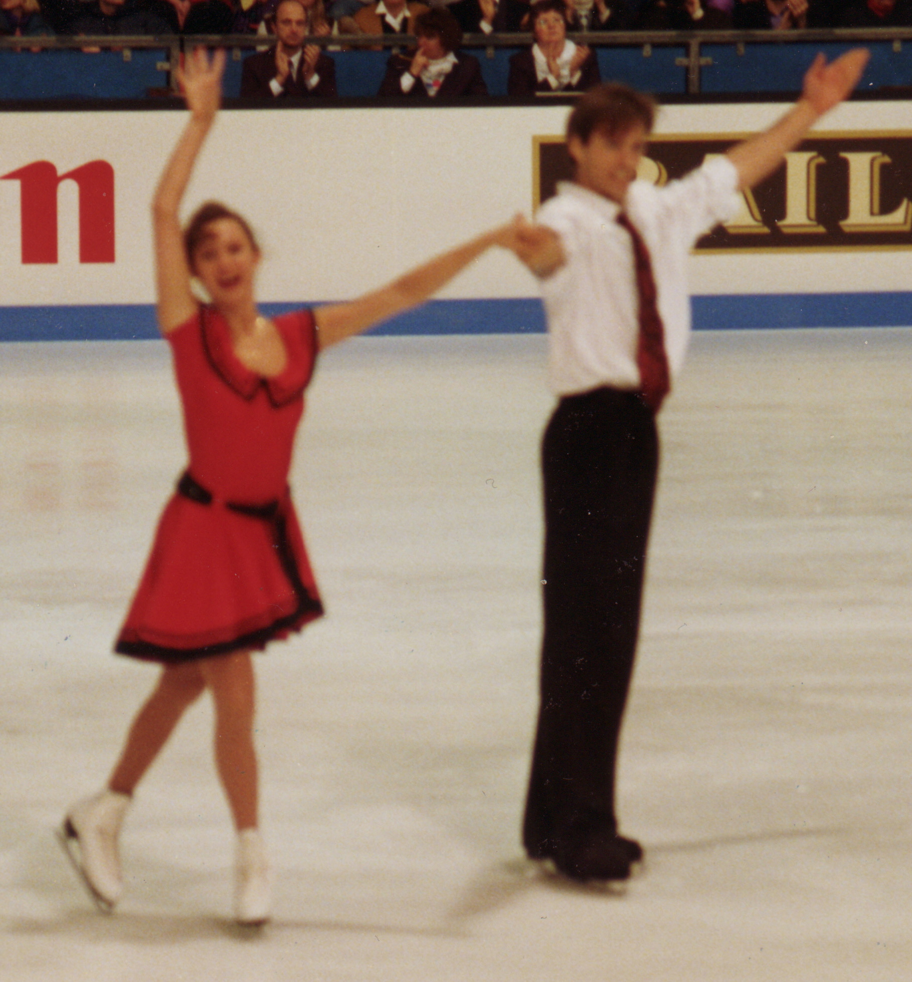 Oksana Grishuk and Evgeni Platov skating together at the 1994 European Championships in Copenhagen
