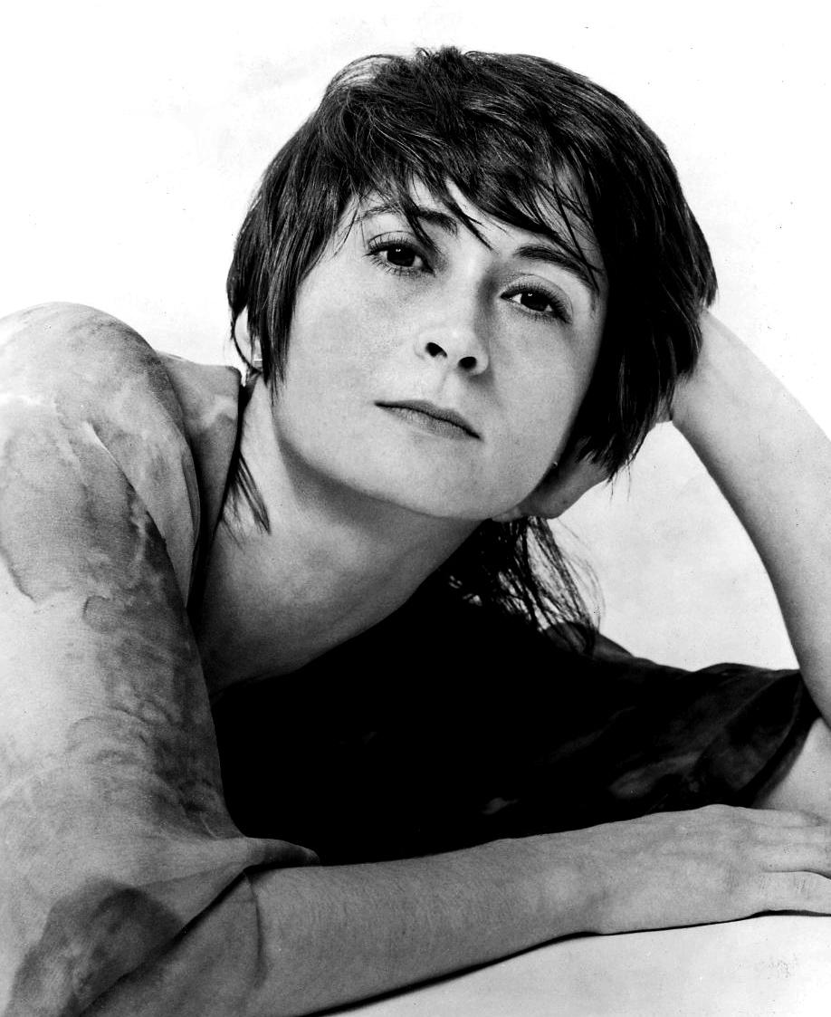 Black-and-white 1981 publicity portrait of choreographer Twyla Tharp